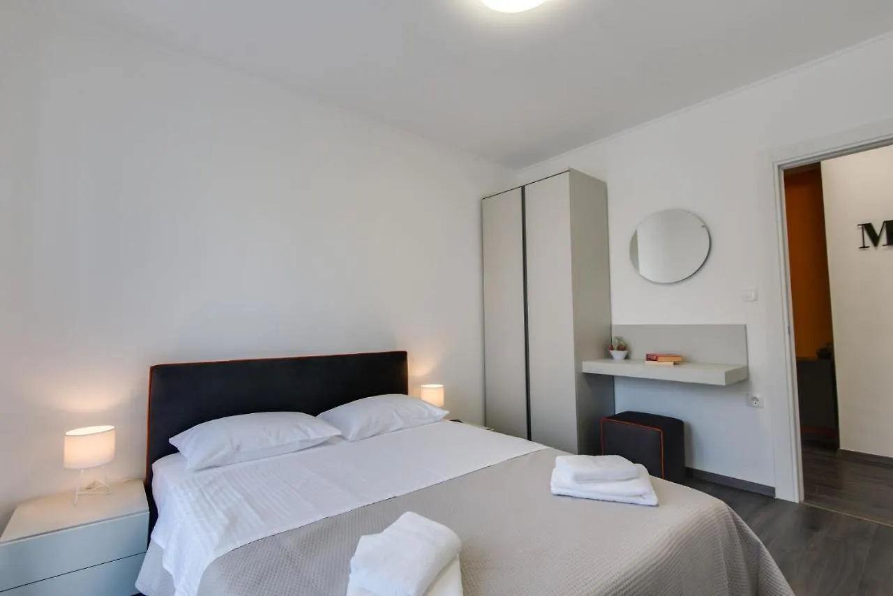 Apartments Sherri Rijeka 0*,  Croatia