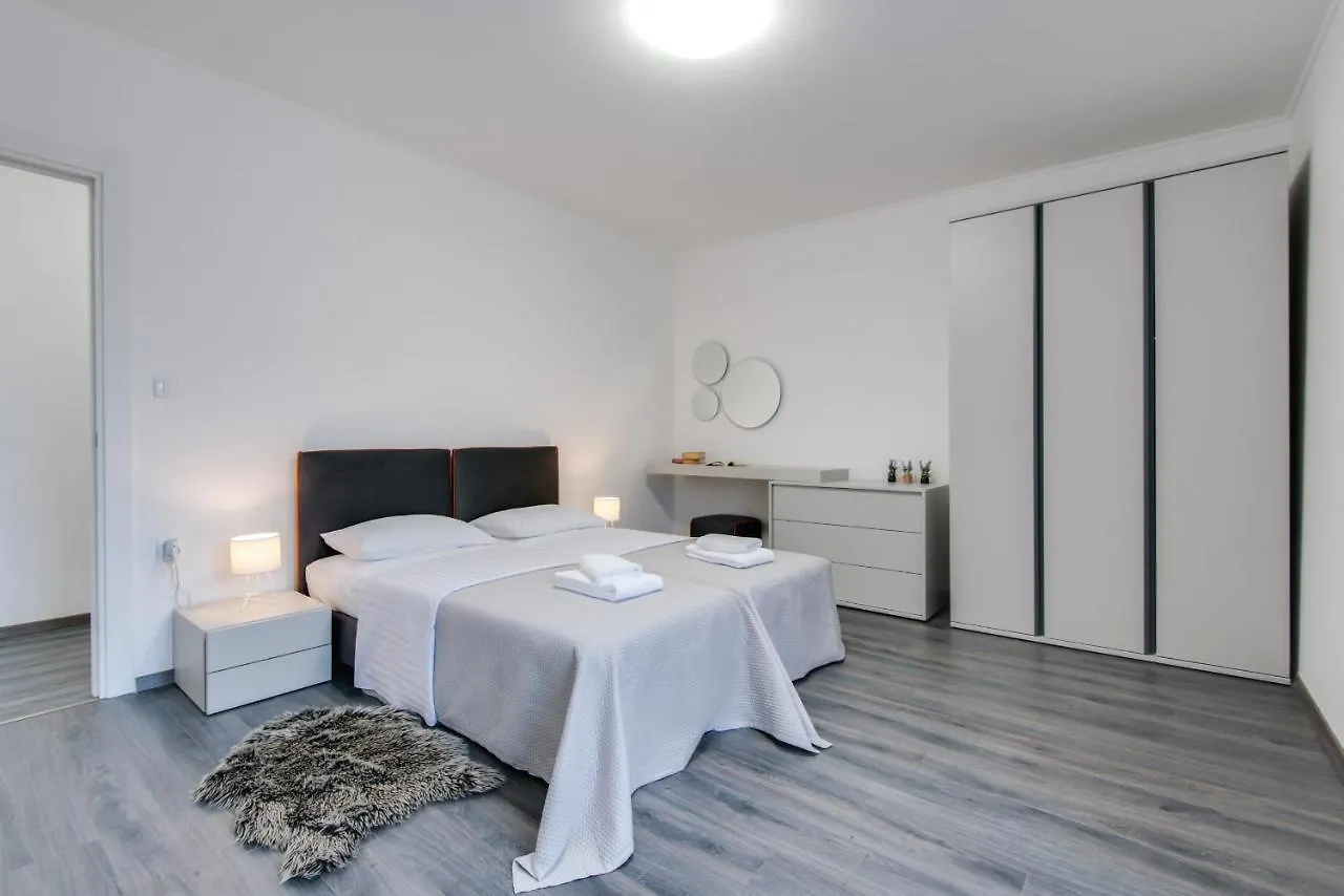 Apartments Sherri Rijeka